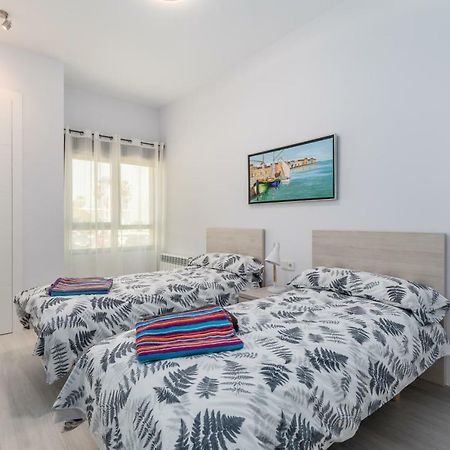 Luxury Beach Front Apartment With Pool فالنسيا المظهر الخارجي الصورة