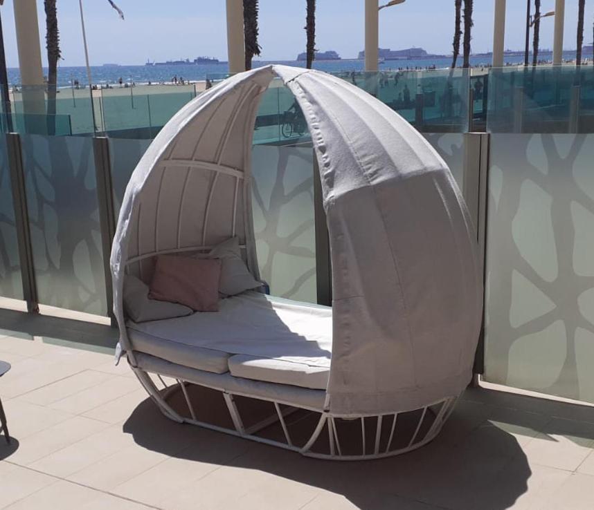 Luxury Beach Front Apartment With Pool فالنسيا المظهر الخارجي الصورة