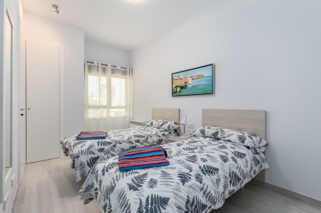 Luxury Beach Front Apartment With Pool فالنسيا المظهر الخارجي الصورة