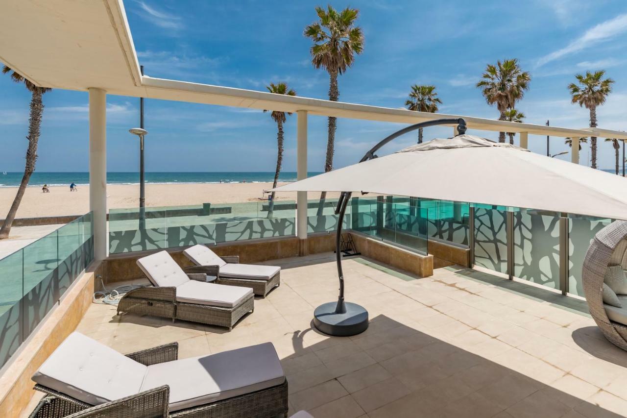 Luxury Beach Front Apartment With Pool فالنسيا المظهر الخارجي الصورة