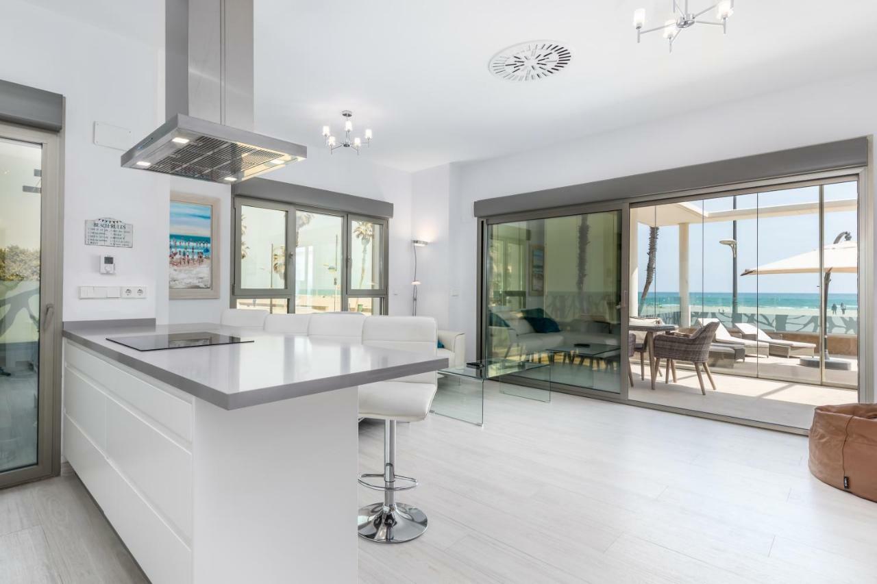 Luxury Beach Front Apartment With Pool فالنسيا المظهر الخارجي الصورة