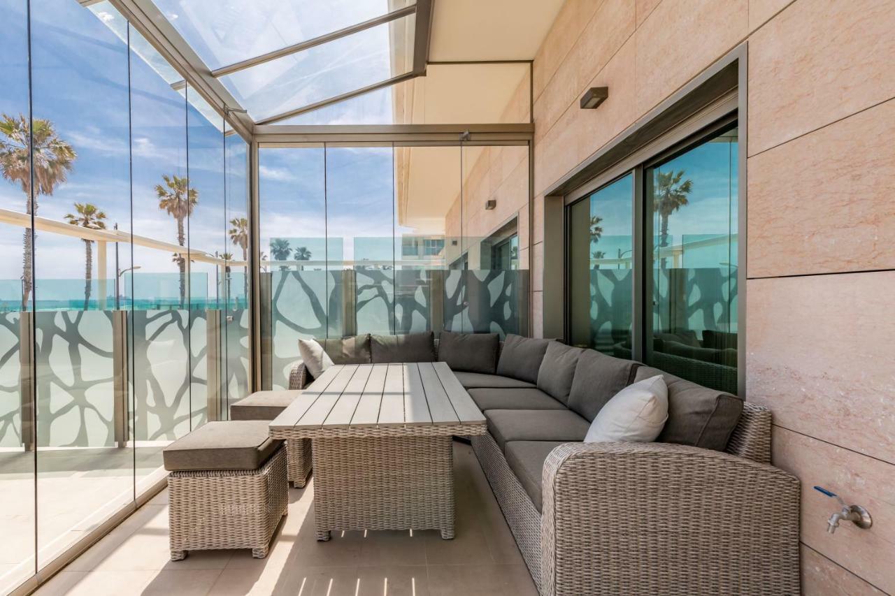 Luxury Beach Front Apartment With Pool فالنسيا المظهر الخارجي الصورة