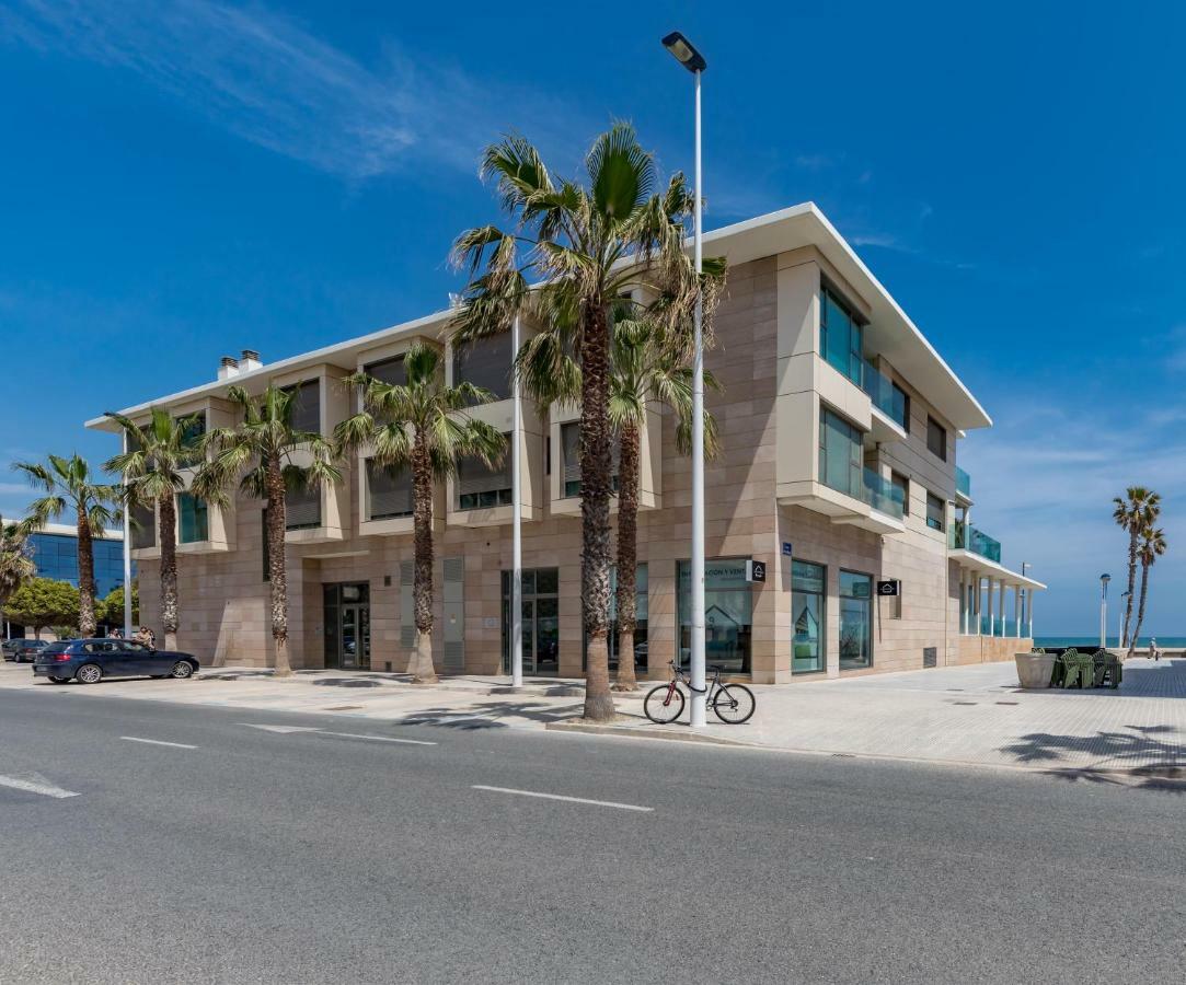 Luxury Beach Front Apartment With Pool فالنسيا المظهر الخارجي الصورة